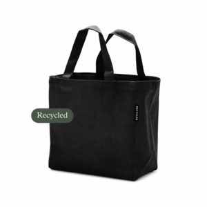 A best-selling model!Discover our recycled cotton tote bag &ndash; a stylish, smart, and eco-friendly choice. This smaller bag (25 x 25 x 15 cm) is perfect as a lunch bag, gift bag, goodie bag, or event and trade show tote.The bag is made from 100% recycled cotton, 250 gsm, where surplus materials, offcuts, and textile scraps are given new life instead of going to waste. By making use of existing materials, we reduce textile waste and contribute to more resource-efficient production.For those who want to make a conscious choice, this is more than just a stylish tote bag. It has been tested for chemicals and is free from harmful substances. It is also climate-calculated, meaning the entire production chain has been analyzed to keep environmental impact as low as possible. The bag is produced under socially responsible conditions, where fair working conditions and respect for human rights are an integral part of the process.A sustainable and smart bag that combines function, style, and responsibility &ndash; for you and for the planet.