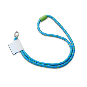 Rundv&auml;vt logoband med m&ouml;jlighet till en eller tv&aring; instickade f&auml;rger i valfri PMS. Finns &auml;ven i 900 x 5 mm. Bandet m&auml;rks antingen via v&auml;vd etikett eller PVC-tag. Priser nedan baseras p&aring; ett 900 x 8 mm band, svart s&auml;kerhetsf&auml;ste, v&auml;vd logo p&aring; etikett, karbinhake och max tv&aring; insticksf&auml;rger f&ouml;rutom valfri grundf&auml;rg. V&auml;vkort tillkommer med 1990kr. Egen PMS p&aring; s&auml;kerhetsf&auml;stet, som bildexempel: 900kr i inf&auml;rgningskostnad + 2 kr/band.(Rek.ut-pris) Minsta best&auml;llningsantal: 100st