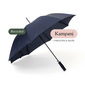 Our bestseller Save is now available in an environmentally smart alternative, where the panel fabric is made from recycled PET (R-PET). Save is a sturdy 8-panel umbrella with automatic folding. Features a black steel shaft and straight EVA foam handle. The R-PET option is marked with a hang tag and a discreet tone-on-tone print on the strap and on the outside of the panels with description of the material. Save R-PET is available in black.