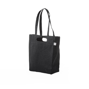 Heavy-duty carrier bag in 320 gram recycled cotton with double handles, (one pair recessed and one pair of long). This is a 320 gram bag with a rough feel that is an environmentally conscious choice at a really good price. Since the bag is made of recycled cotton, the graphite gray shade can vary from bag to bag.Learn more about recycled cotton by clicking the info button after the material below.
