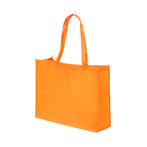 Shoppingbag i Non woven material. Bälg i både botten och påsidorna och med förstärkta handtag gördetta till en lämplig modell för t.ex matbutiken. OBS! Tryckpris endast för 1-färgstryck. För flerfärgstryck - kontakta oss för offert!