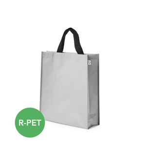 Carrying bag in durable R-PET woven. It is a material that comes from recycled consumer plastic from PET bottles, for example. A discreet message on the side gussets tells more about the origin of the bag. Labels and hang tags also make it clear to the user that the bag is an environmentally smart choice. Please note: As of now we do not have the opportunity to print on this bag.