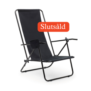 NEWS! Beach chair with fabric made from recycled polyester! You can relax on the beach while we take care of chemical analyses, traceability and social responsibility. This is a sturdy beach chair with 600D recycled polyester fabric. The chair has a reinforced steel frame, cup holder and can be folded into two positions. The company logo on the front of the chair back is a perfect advertising spot on the beach. Screen printing is presented below. Transfer desired - contact us for a quote. Sold in cartons of 6. The chairs will be in stock from the end of April.