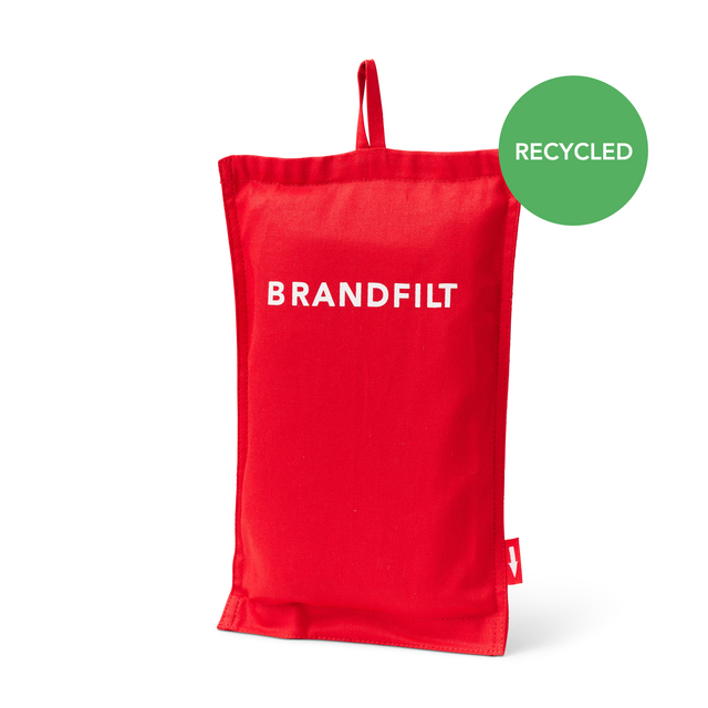 NEWS! Our new canvas fire blanket pouch is made from 400 gsm recycled cotton. A thoughtful gift, which can save both life and property if it is readily available in the home, the cabin, the car, the boat... Sustainability focus is a fundamental pair with us, so therefore the case is made of recycled cotton, from a CSR-approved factory, which takes social responsibility seriously. The pouch is delivered with two different size options of fire blanket: 120 x 120 cm or 120 x 180 cm, which are recommended by the Fire Protection Association and MSB. Both options are made of glass fiber fabric, approved according to EN 1869:2019. Below prices apply to case complete with 120 x 120 cm fire blanket. Easy-to-understand instructions are printed on the back of the pouch. More detailed information can be found on a paper card inside the pouch in Swedish, Norwegian, Danish, Finnish and English.
