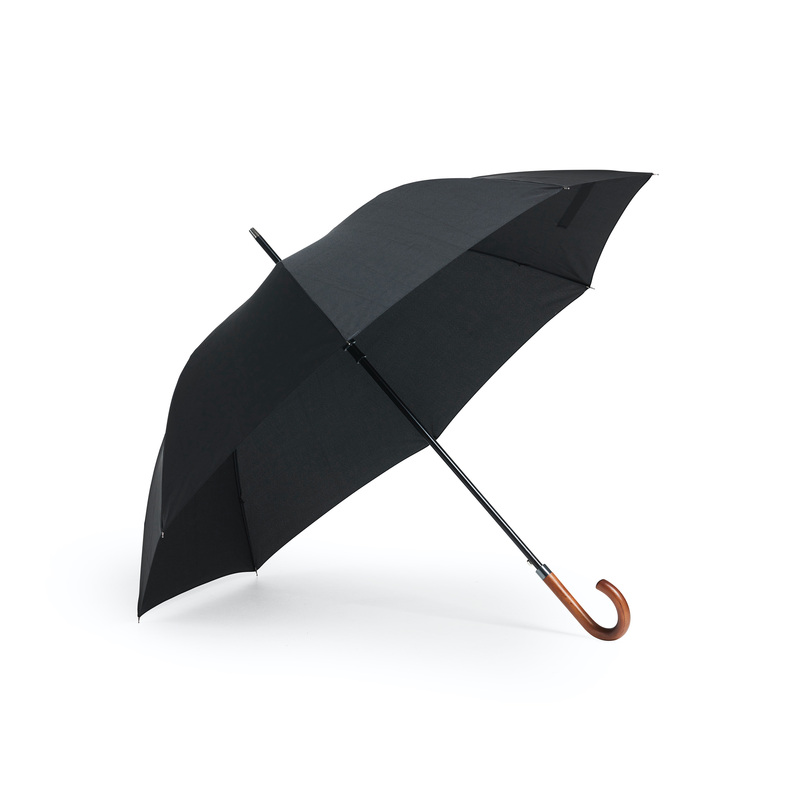 Ett stiligt paraply med grafitspröt som gör det vindtåligt och stabilt. Klassiskt J-handtag i trä. Med sina 120 cm i diameter är det ett mellanting mellan golf- och standardparaply. Automatisk uppfällning. Åtta paneler. Skaft, tippar, topp i svartlackad metall.