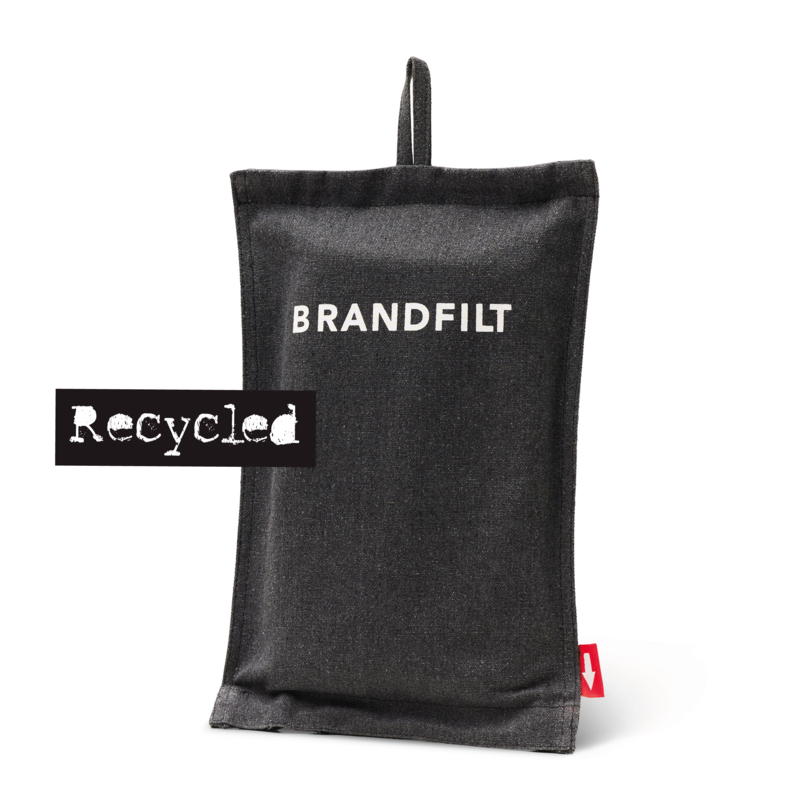 NEWS! Our new canvas fire blanket pouch is made from 400 gsm recycled cotton. A thoughtful gift, which can save both life and property if it is readily available in the home, the cabin, the car, the boat... Sustainability focus is a fundamental pair with us, so therefore the case is made of recycled cotton, from a CSR-approved factory, which takes social responsibility seriously. The pouch is delivered with two different size options of fire blanket: 120 x 120 cm or 120 x 180 cm, which are recommended by the Fire Protection Association and MSB. Both options are made of glass fiber fabric, approved according to EN 1869:2019. Below prices apply to case complete with 120 x 120 cm fire blanket. Easy-to-understand instructions are printed on the back of the pouch. More detailed information can be found on a paper card inside the pouch in Swedish, Norwegian, Danish, Finnish and English.