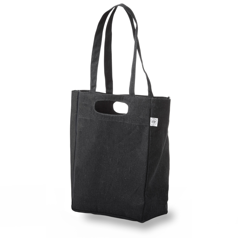 Heavy-duty carrier bag in 320 gram recycled cotton with double handles, (one pair recessed and one pair of long). This is a 320 gram bag with a rough feel that is an environmentally conscious choice at a really good price. Since the bag is made of recycled cotton, the graphite gray shade can vary from bag to bag.Learn more about recycled cotton by clicking the info button after the material below.